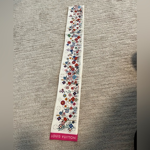 2025 Louis Vuitton takashi murakami bandeau scarf silk flower - Picture 3 of 4